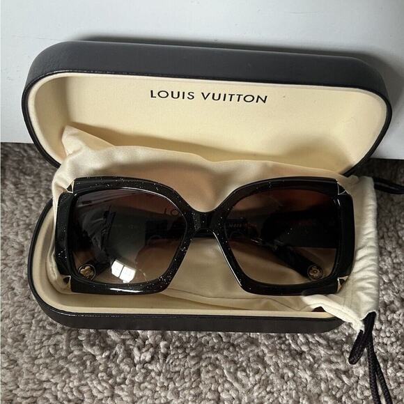 ✨Louis Vuitton✨ Hortensia Square Sunglasses Z0366W - Picture 2 of 5